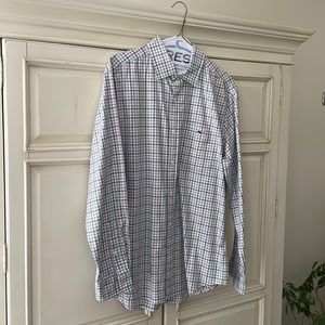 Vineyard Vines button down Mens M button down. Cotton/spandex